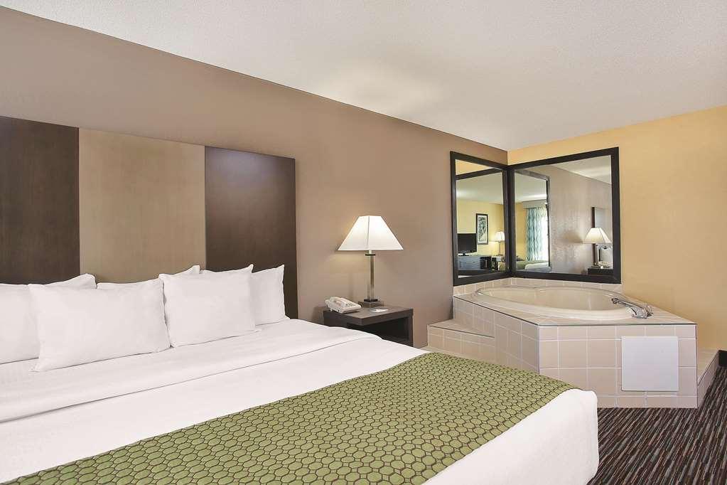 La Quinta Inn By Wyndham Pigeon Forge-Dollywood Ruang foto